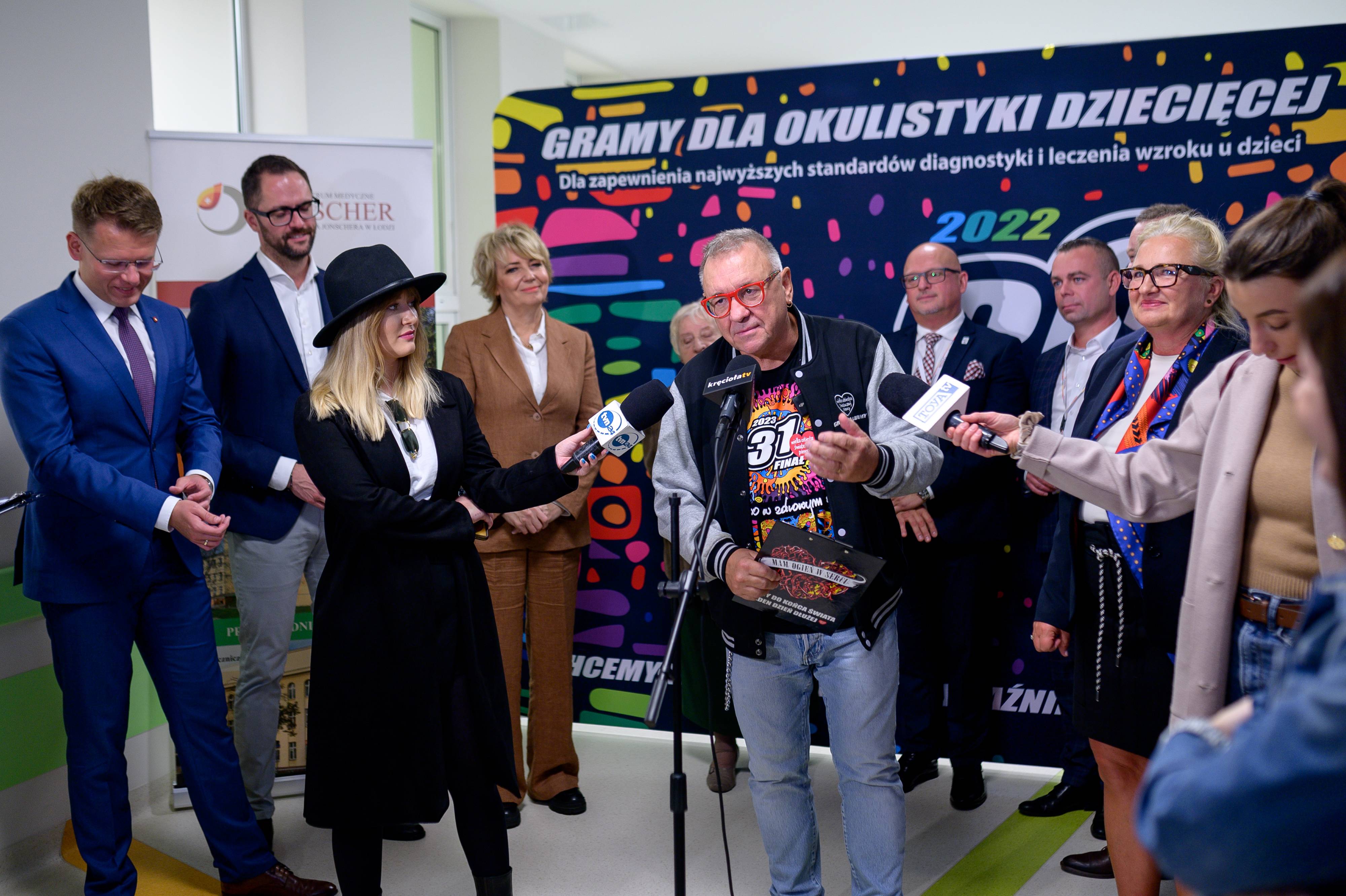 Miniatura zdjęcia 2: Uroczyste przekazanie sprzętu medycznego z Wielkiej Orkiestry Świątecznej Pomocy - zdjęcie 2