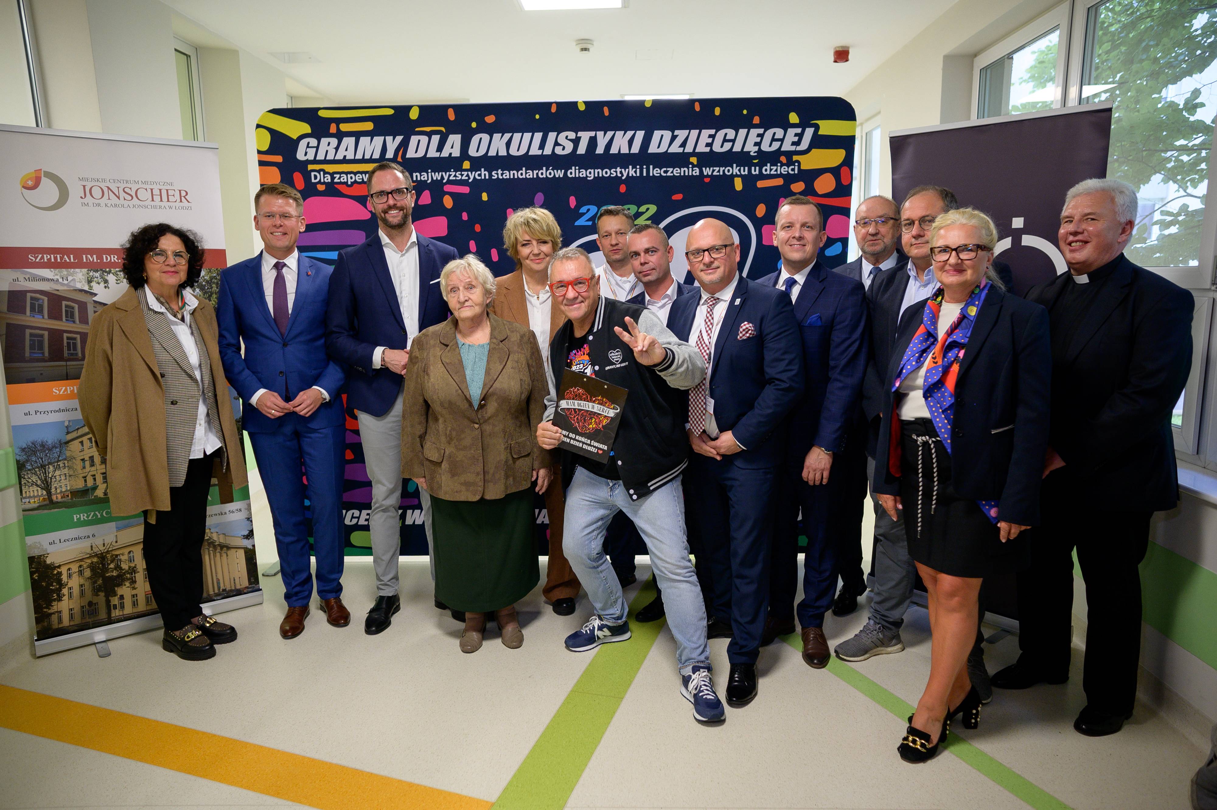 Miniatura zdjęcia 4: Uroczyste przekazanie sprzętu medycznego z Wielkiej Orkiestry Świątecznej Pomocy - zdjęcie 4