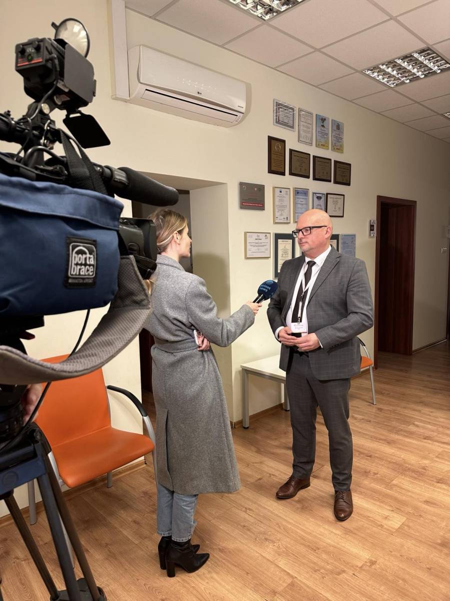 Dyrektor Miejskiego Centrum Medycznego im. dr. Karola Jonschera w Łodzi  nt. pensji pielęgniarek - zdjęcie 1